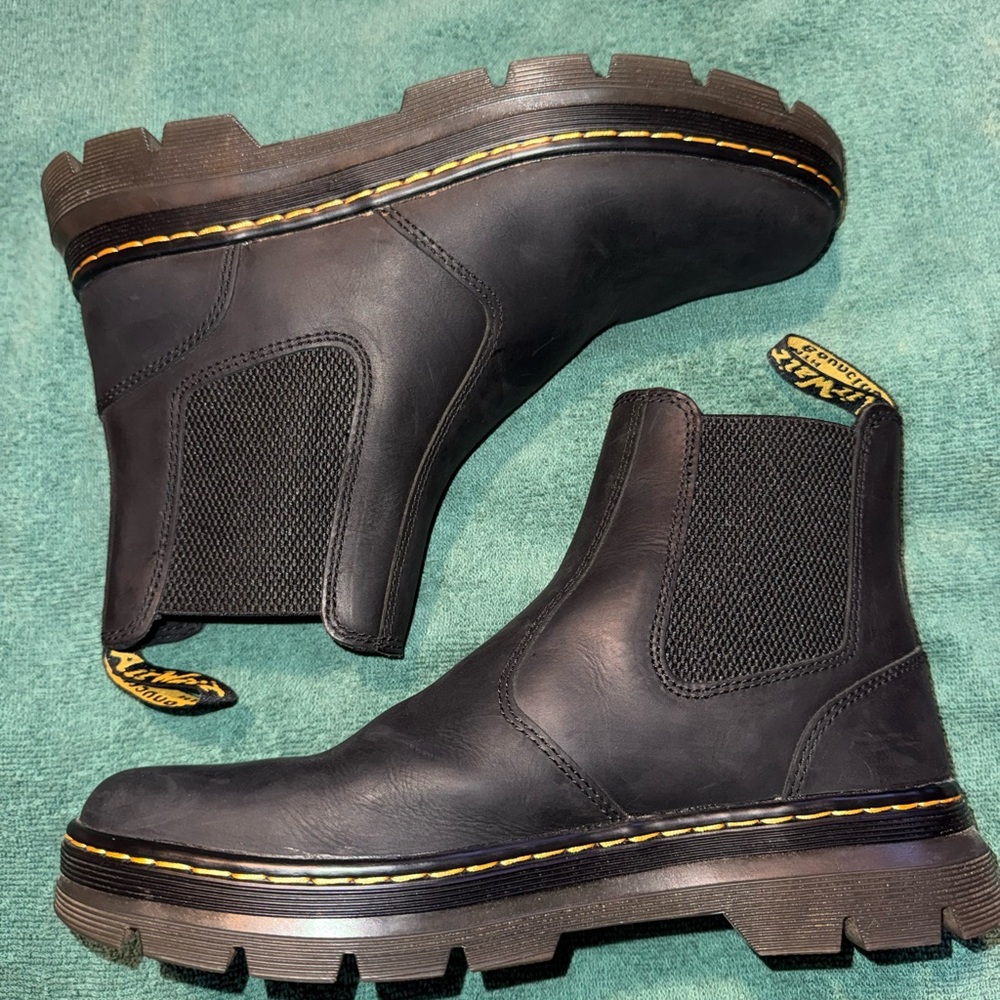 Dr. Martens 2976 Chelsea Tract Boot - Black Sz Men’s 10/ Women’s 11 - Picture 2 of 9